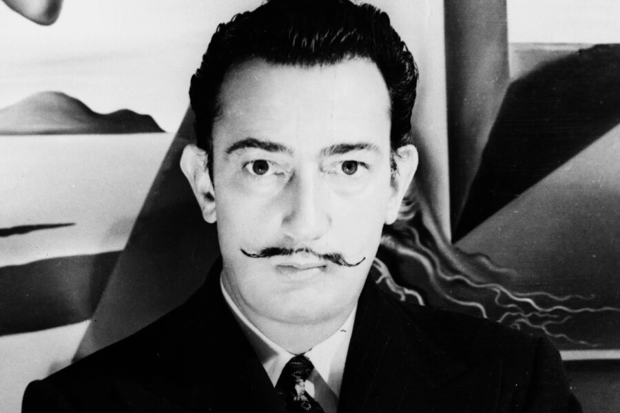 Salvador Dalí – Tiểu sử cuộc đời, con đường nghệ thuật và các tác phẩm tiêu biểu của nhà họa sĩ “Ria mép”